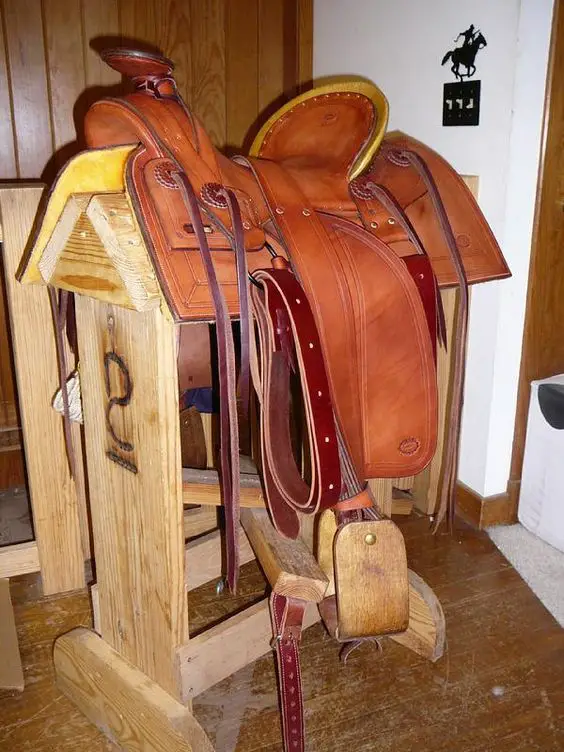 saddle horse stand for tack room